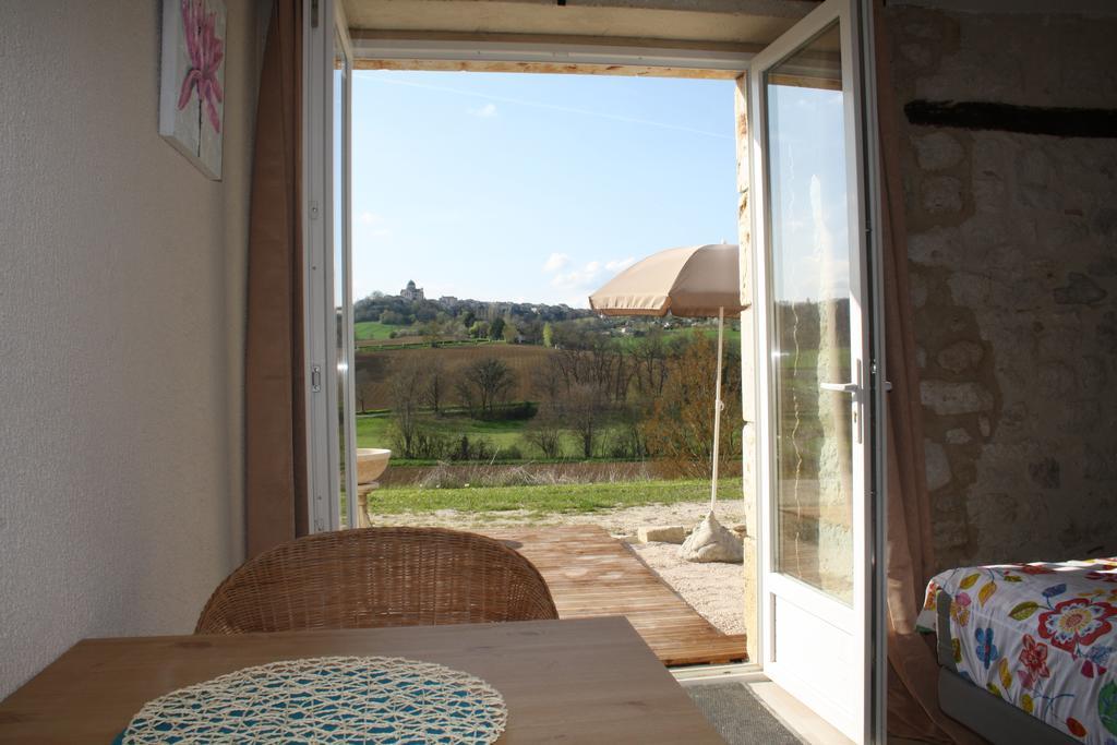 La Perle Du Lot Bed & Breakfast Castelnau-Montratier Room photo